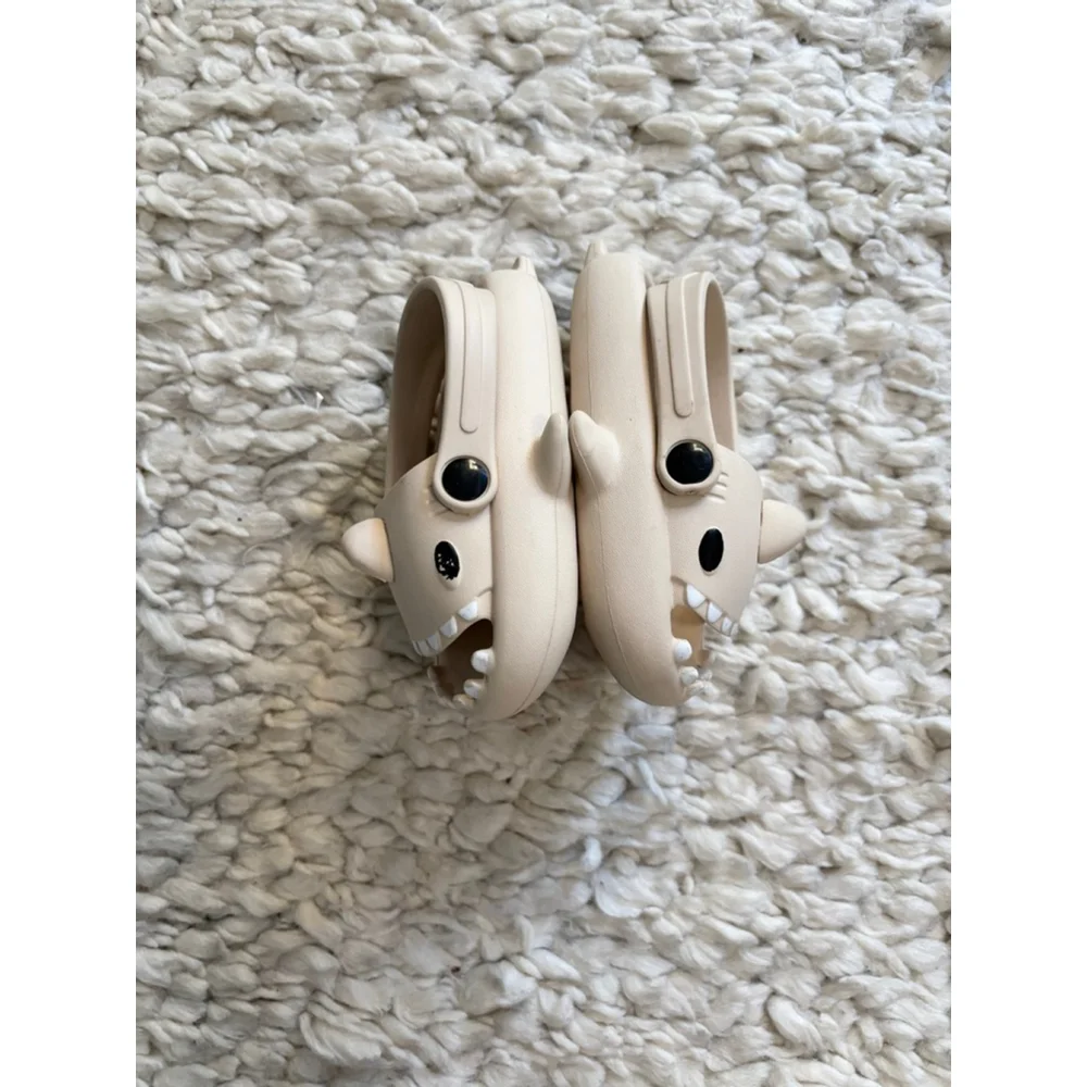 Baby AMERICAN EXCHANGE Beige Shark Sandals Size 5 Toddler